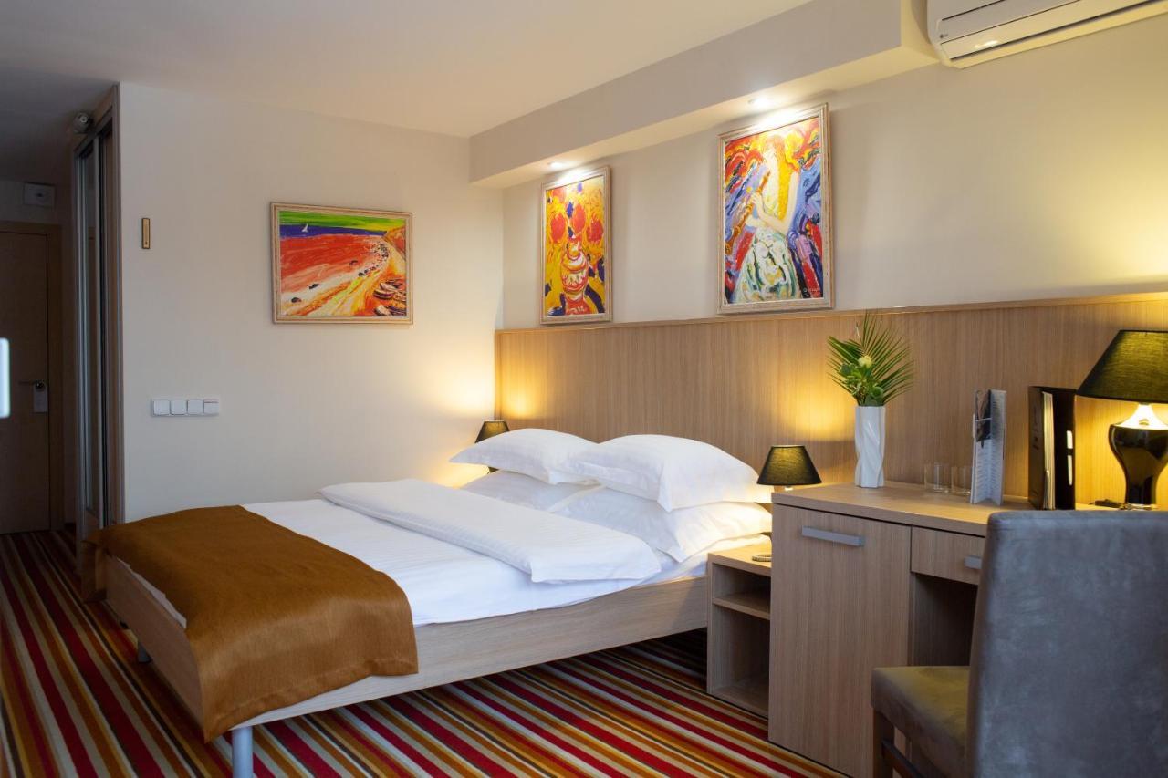 Pushcha Congress Hotel Kiev Extérieur photo