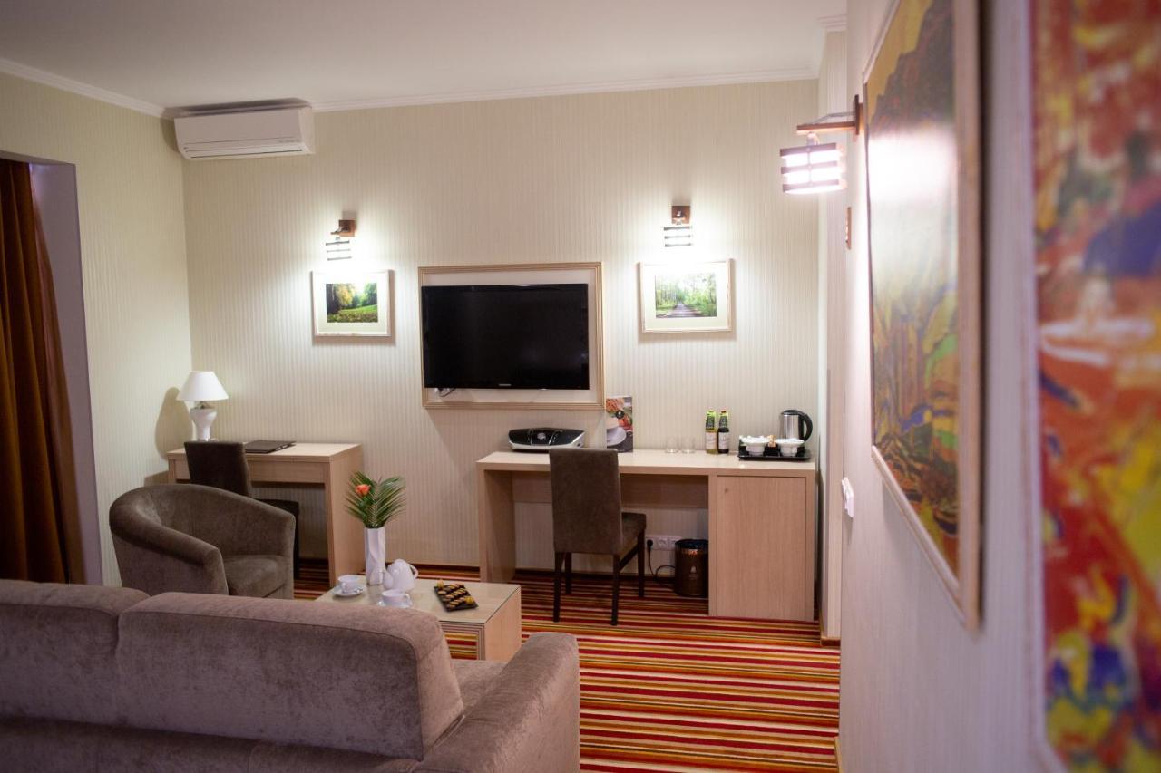 Pushcha Congress Hotel Kiev Extérieur photo